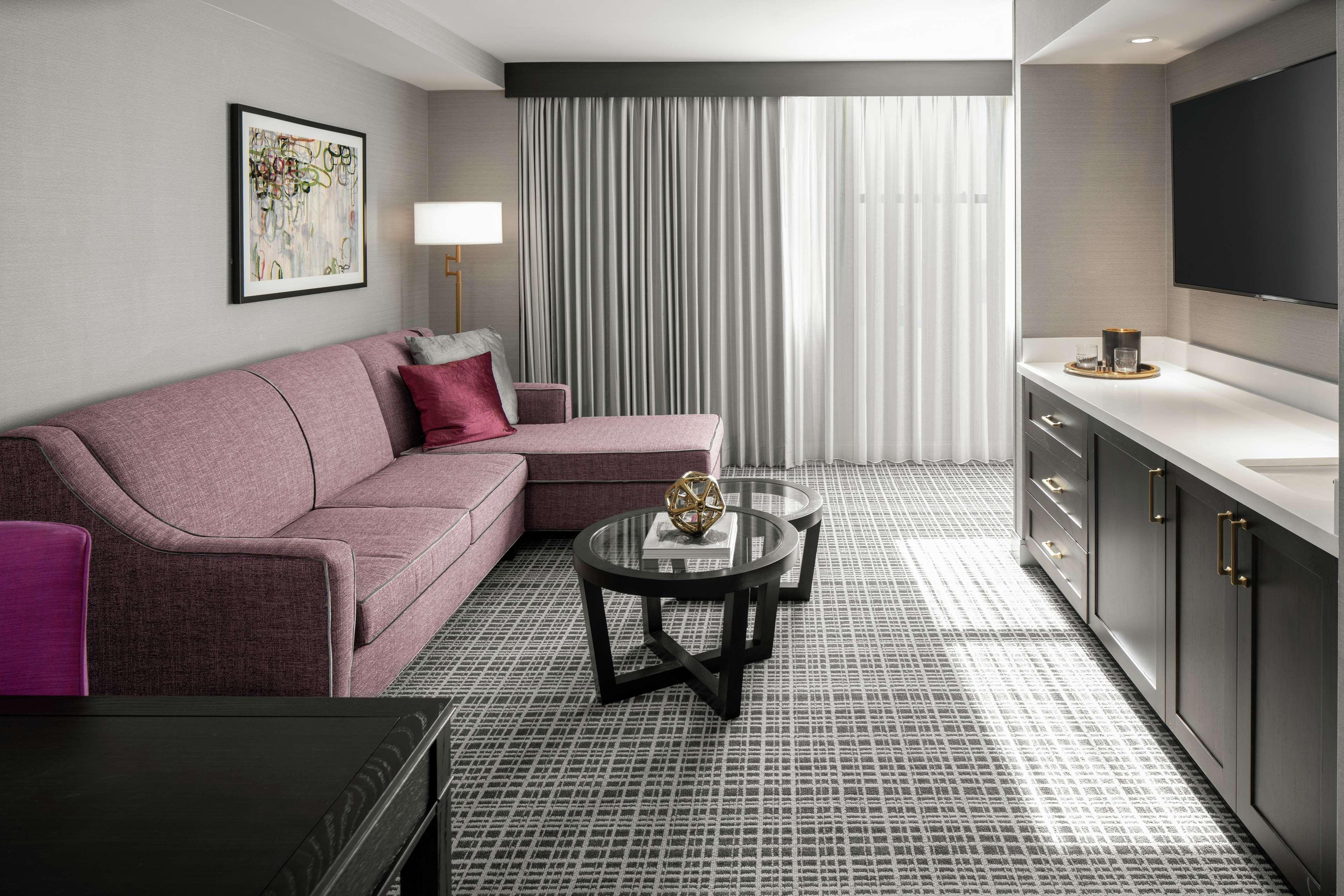 The Axis Moline Hotel, Tapestry Collection By Hilton Exteriör bild