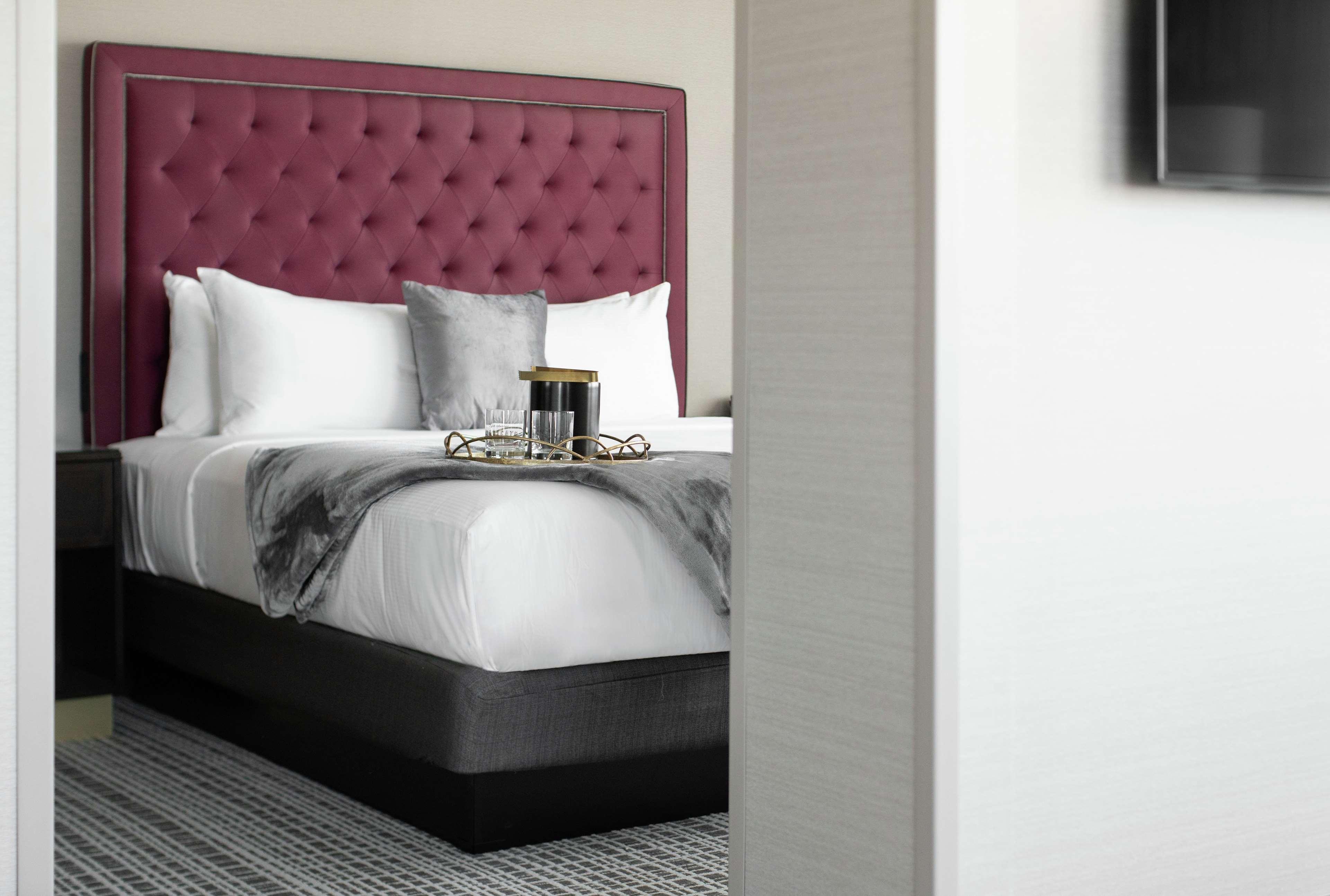 The Axis Moline Hotel, Tapestry Collection By Hilton Exteriör bild