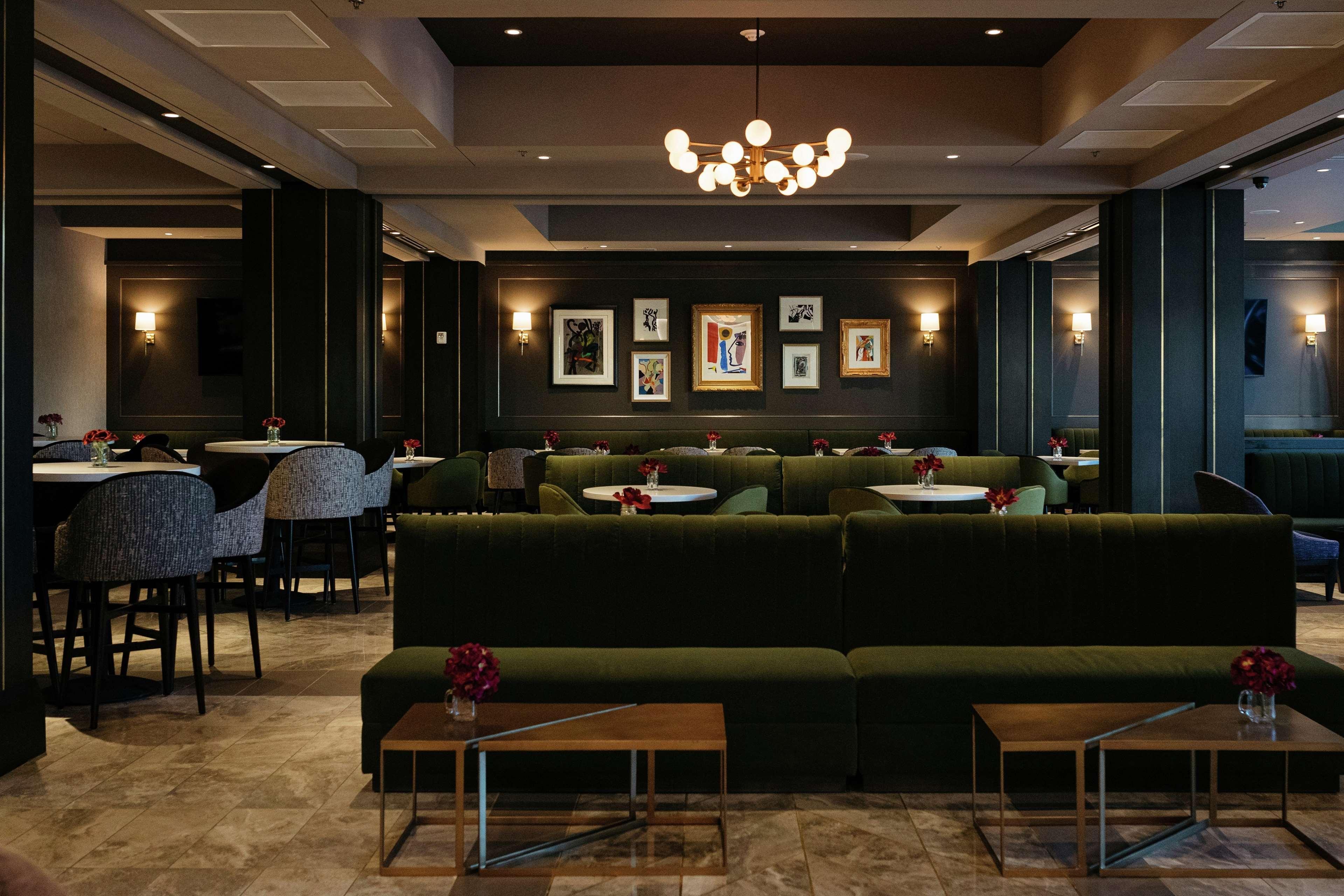 The Axis Moline Hotel, Tapestry Collection By Hilton Exteriör bild