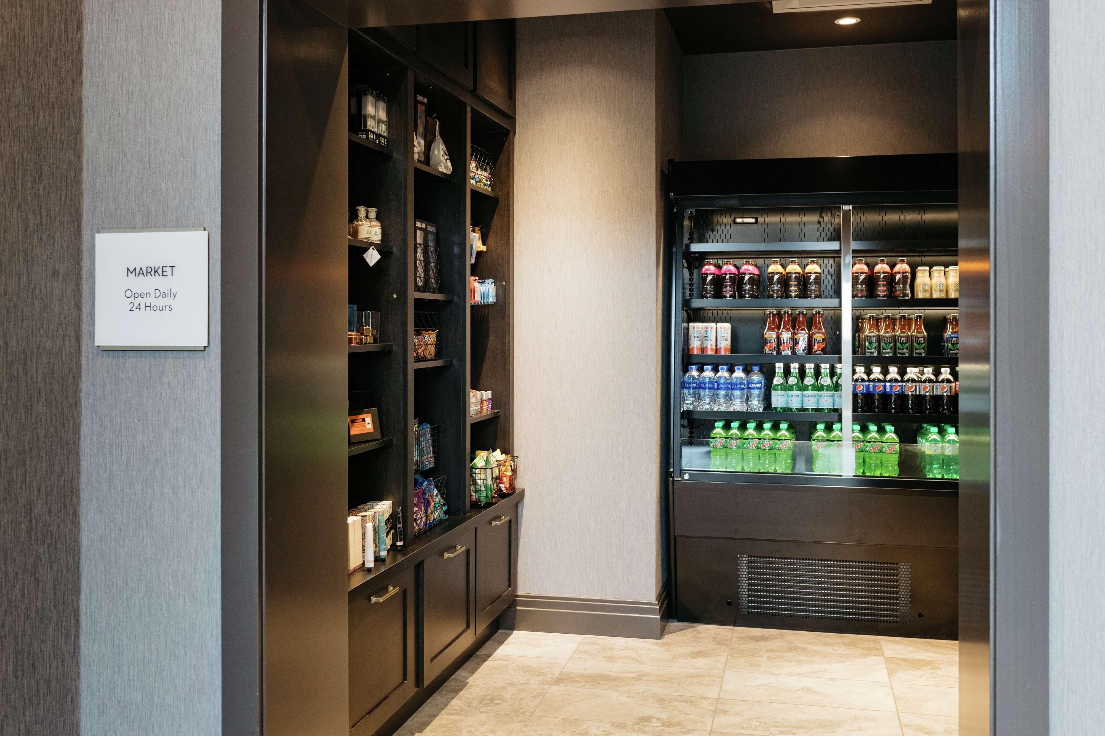 The Axis Moline Hotel, Tapestry Collection By Hilton Exteriör bild