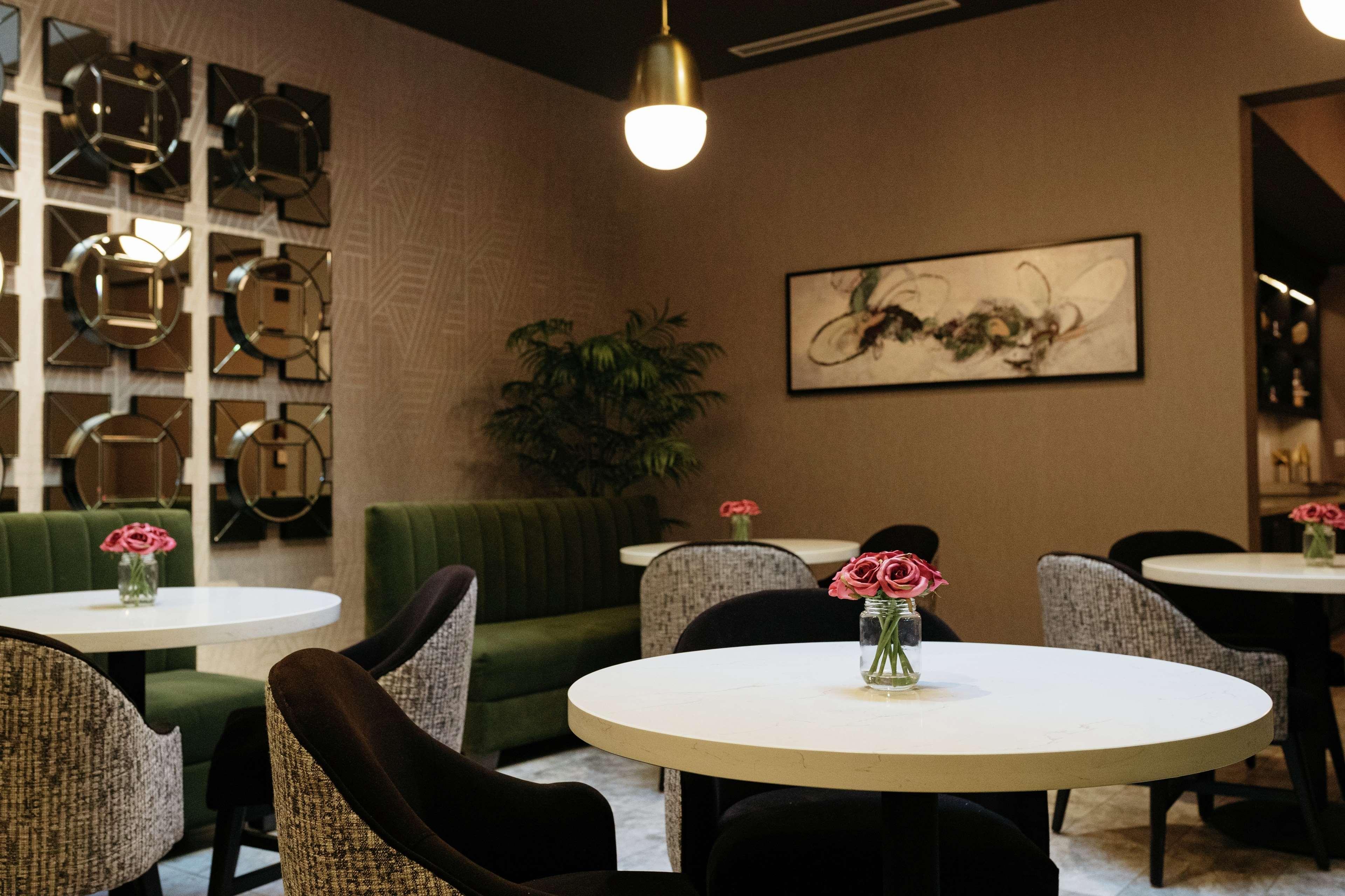 The Axis Moline Hotel, Tapestry Collection By Hilton Exteriör bild