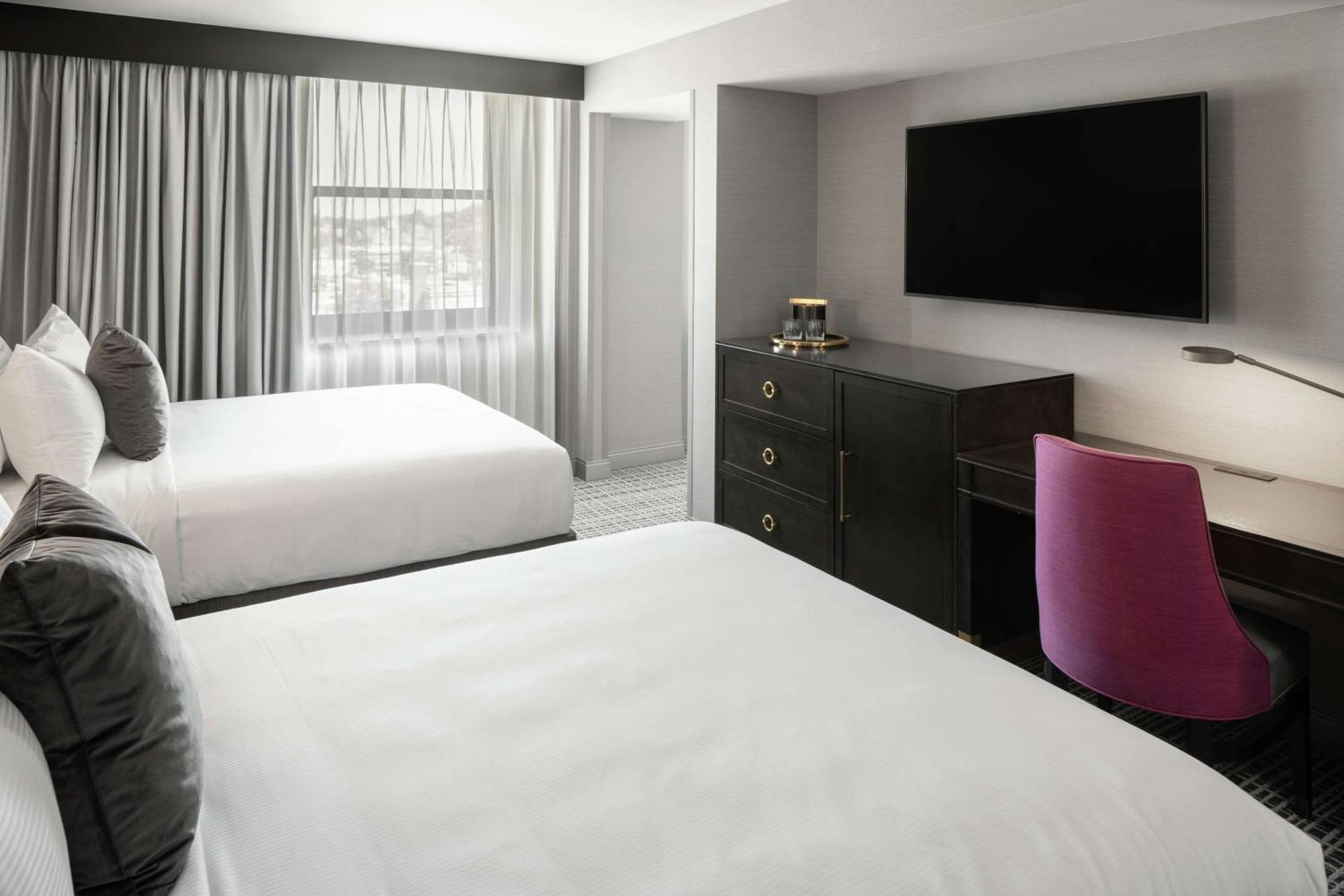 The Axis Moline Hotel, Tapestry Collection By Hilton Exteriör bild