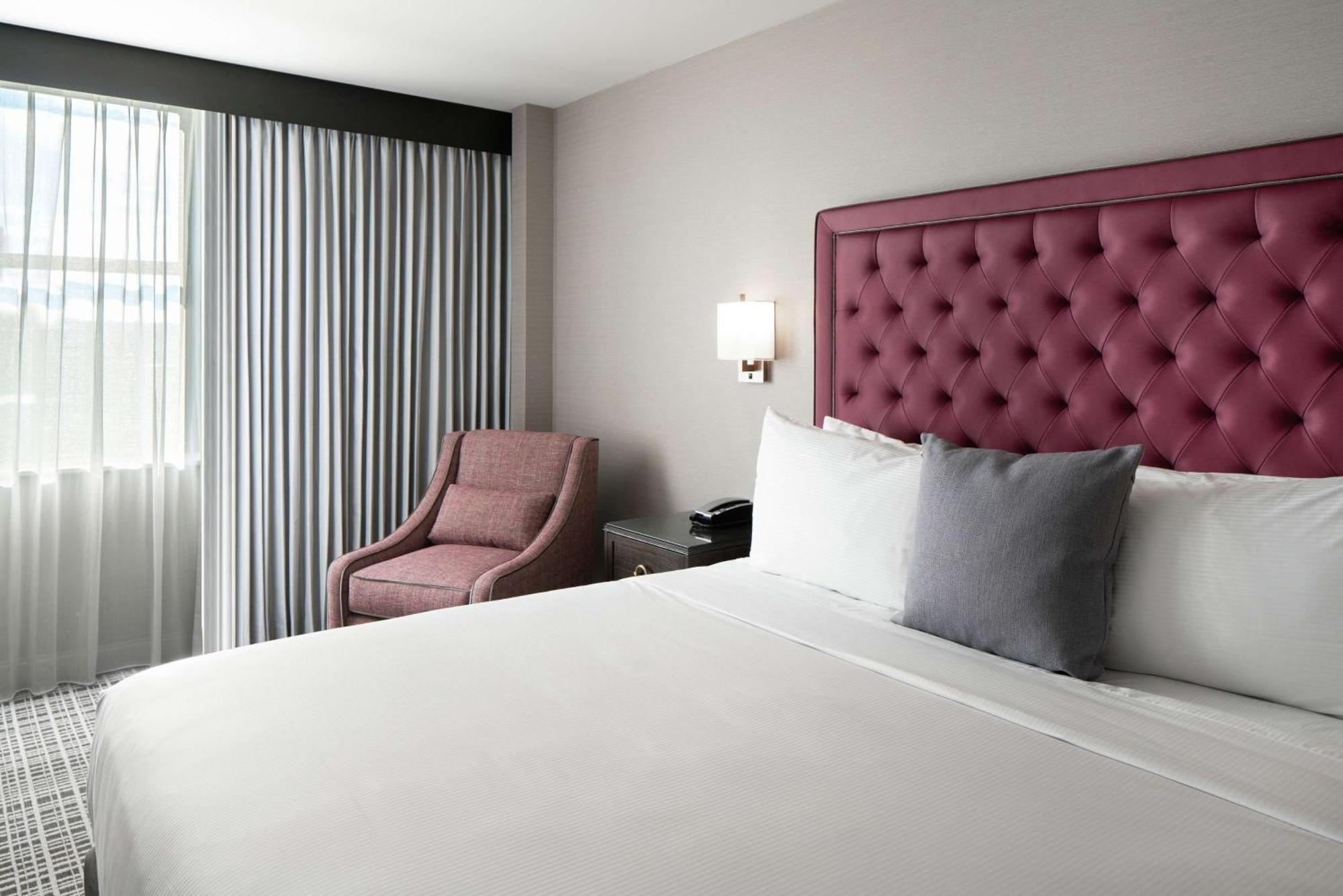 The Axis Moline Hotel, Tapestry Collection By Hilton Exteriör bild