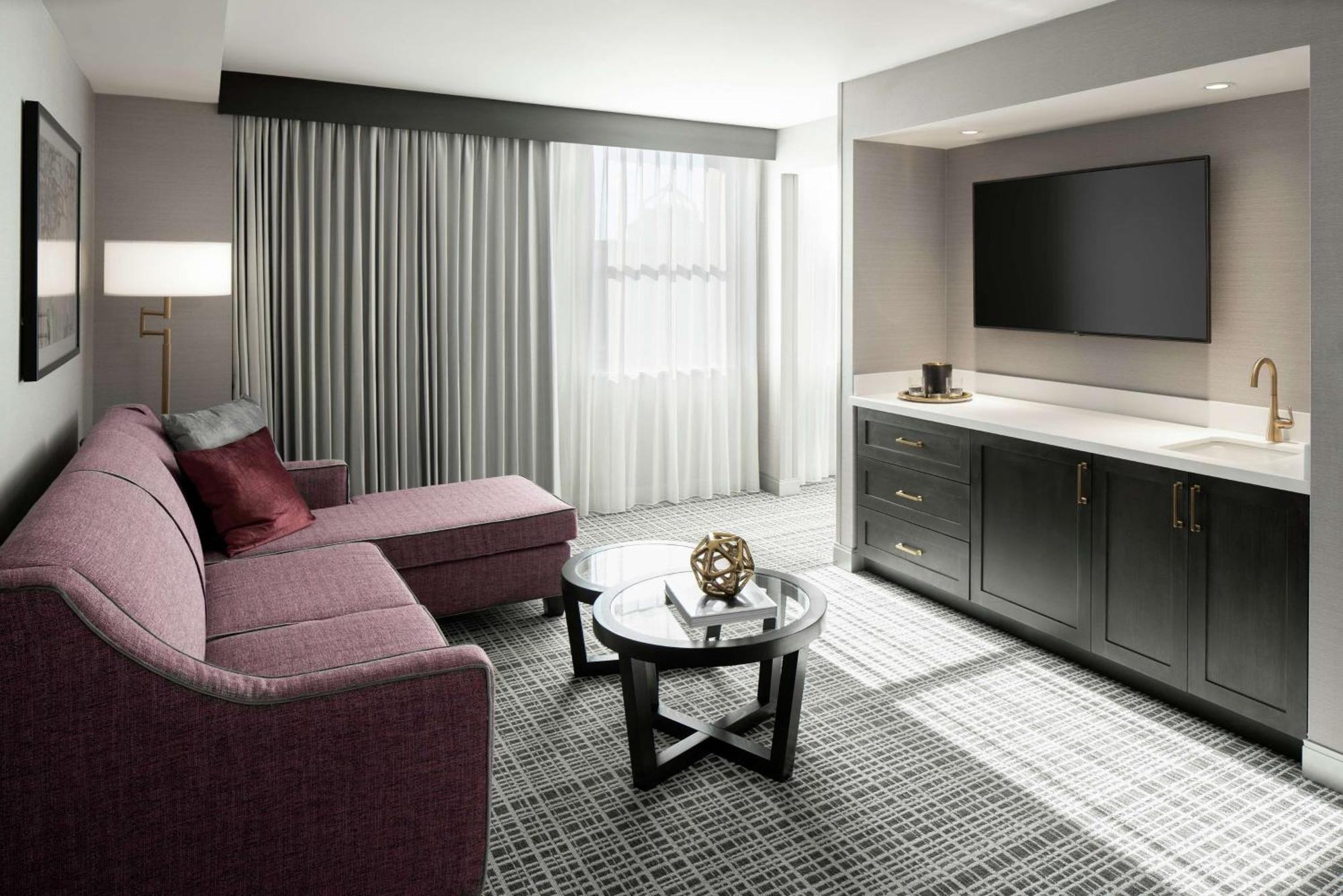 The Axis Moline Hotel, Tapestry Collection By Hilton Exteriör bild